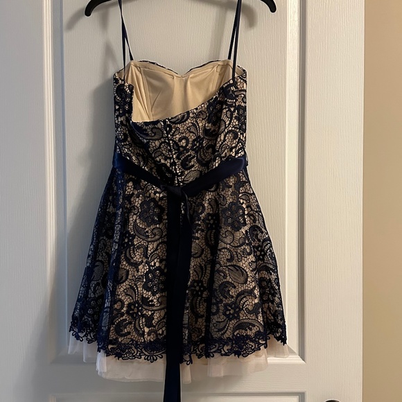 Bee Darlin Navy Lace Mini Skater Dress, size 7/8 - Picture 2 of 3